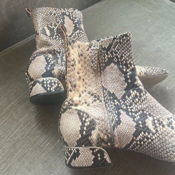 Massimo Dutti snakeskin booties - Picture 9 of 10
